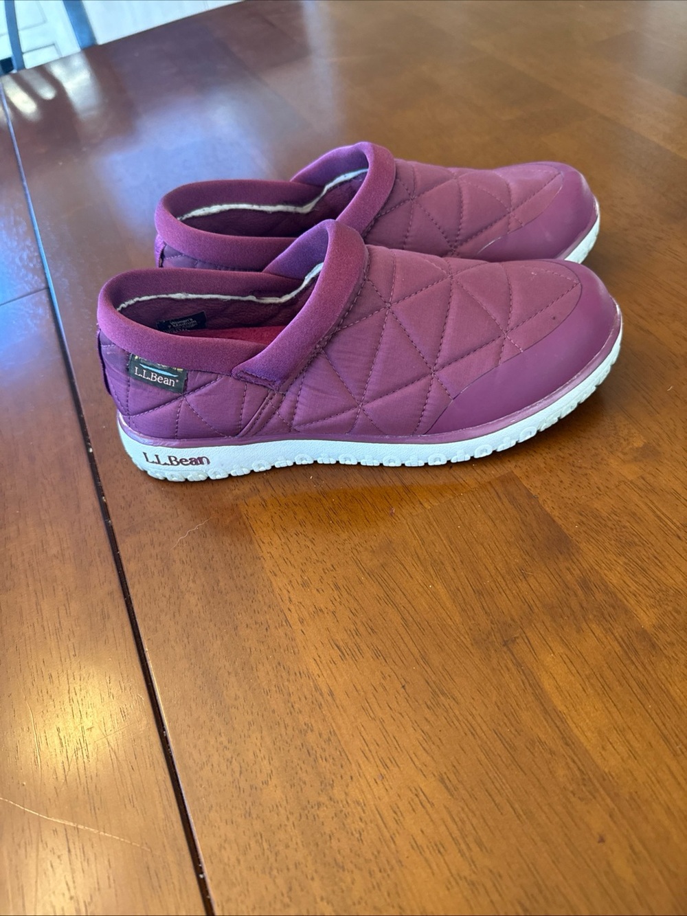 LL Bean Women's Mountain Classic Quilted slip on sz7
